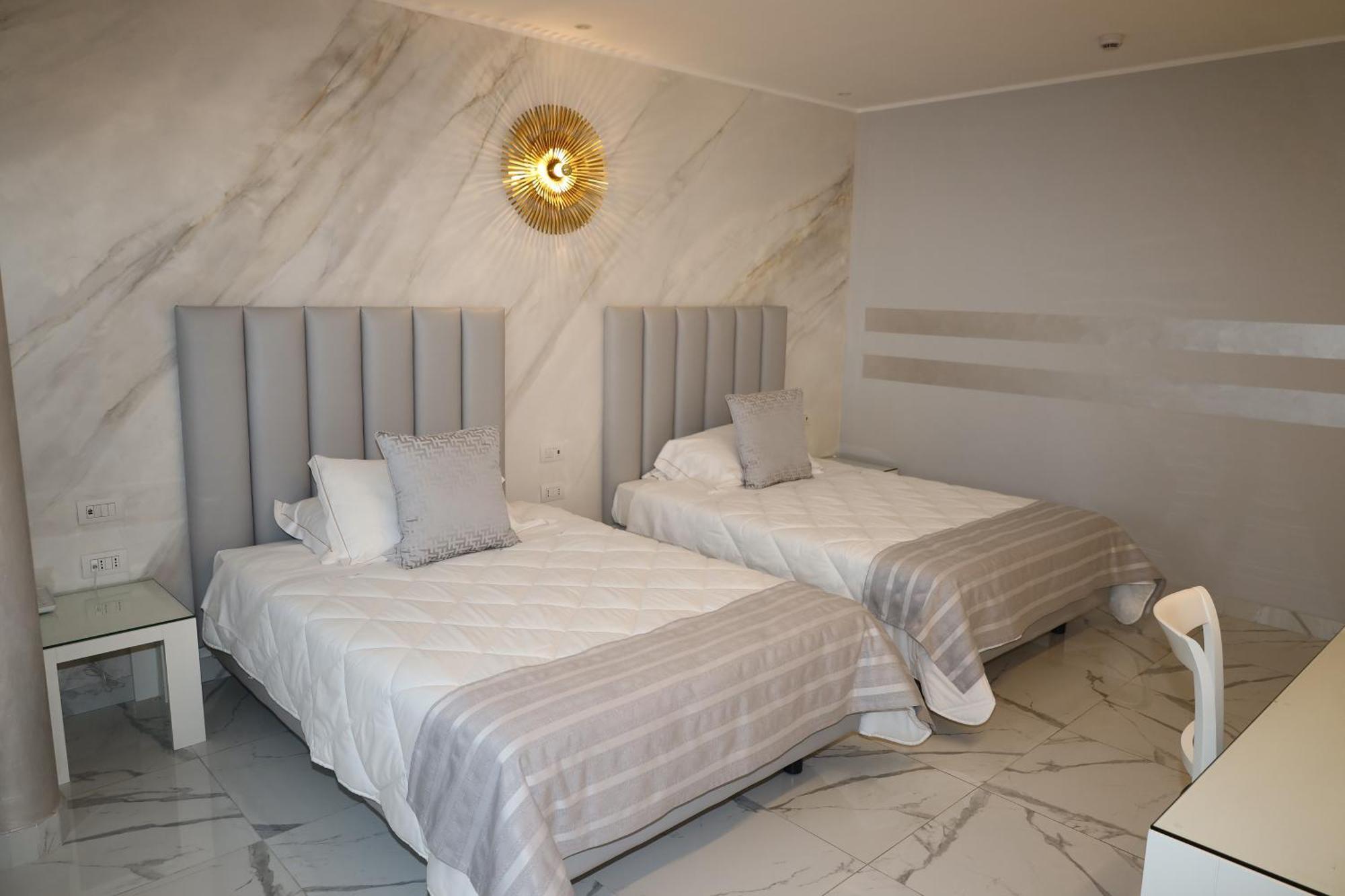 One Hotel & Restaurant Dalmine Kültér fotó